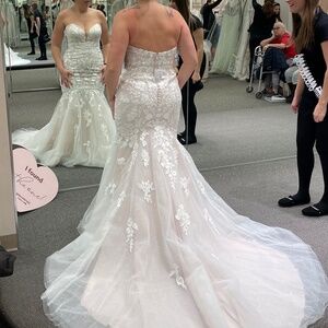 Brand new Wedding dress with blush underlay